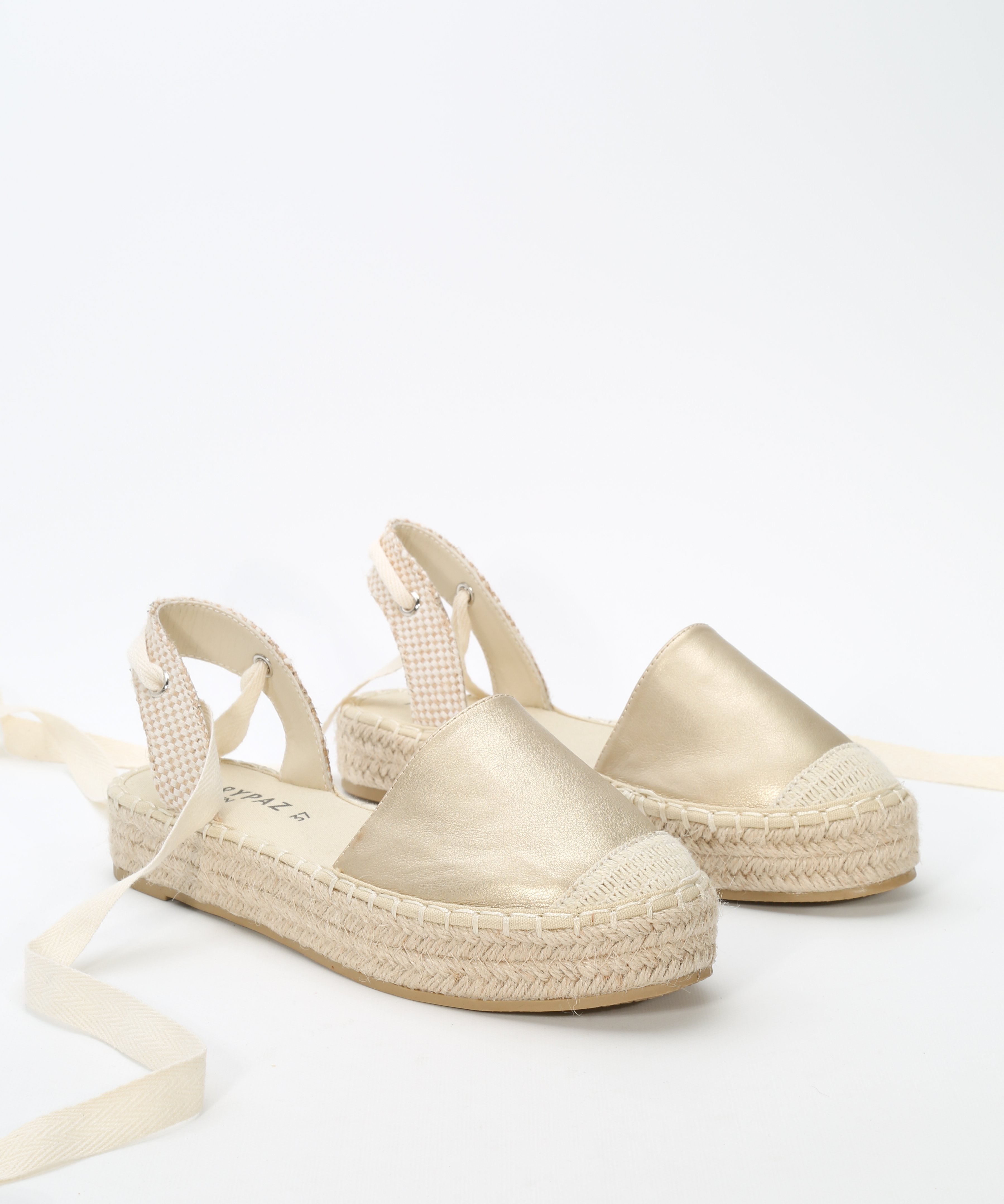 Alpargata plana atada image number null